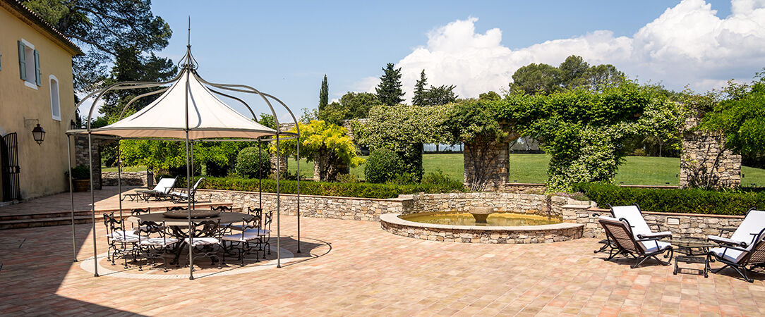 Château Les Crostes - A French Provençal chateau between land and sea. - Var, France