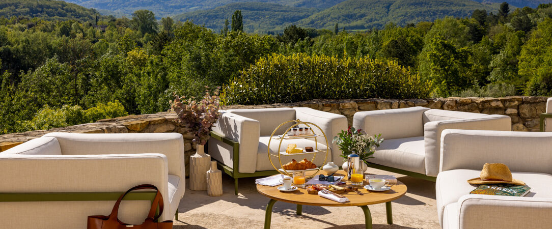 Le Château Les Oliviers de Salettes ★★★★ - A cocoon of luxury at the gates of Provence. - Drôme France