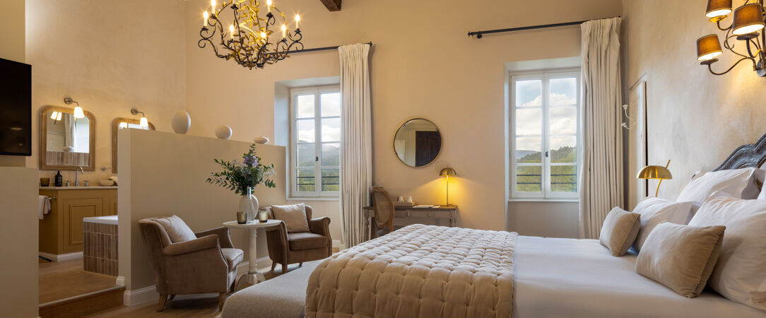Le Château Les Oliviers de Salettes ★★★★ - A cocoon of luxury at the gates of Provence. - Drôme France