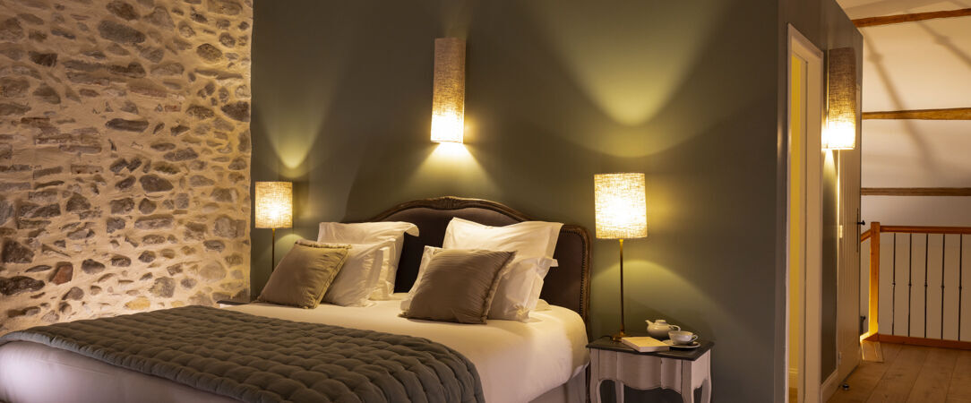 Le Château Les Oliviers de Salettes ★★★★ - A cocoon of luxury at the gates of Provence. - Drôme France