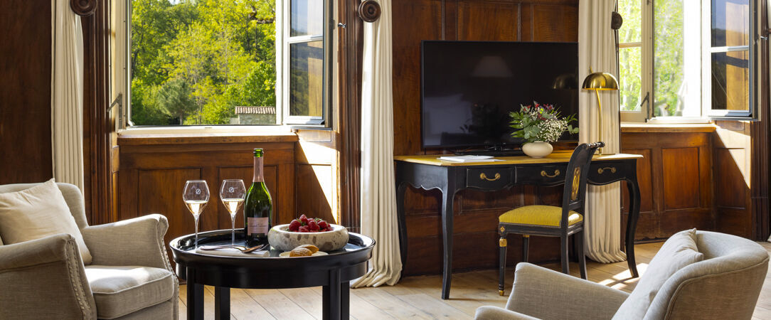 Le Château Les Oliviers de Salettes ★★★★ - A cocoon of luxury at the gates of Provence. - Drôme France