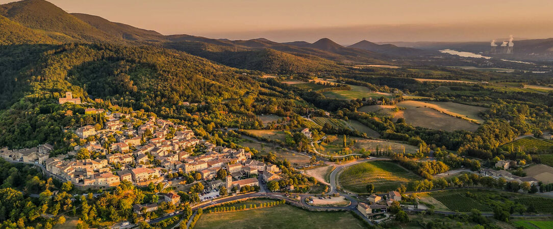 Le Château Les Oliviers de Salettes ★★★★ - A cocoon of luxury at the gates of Provence. - Drôme France