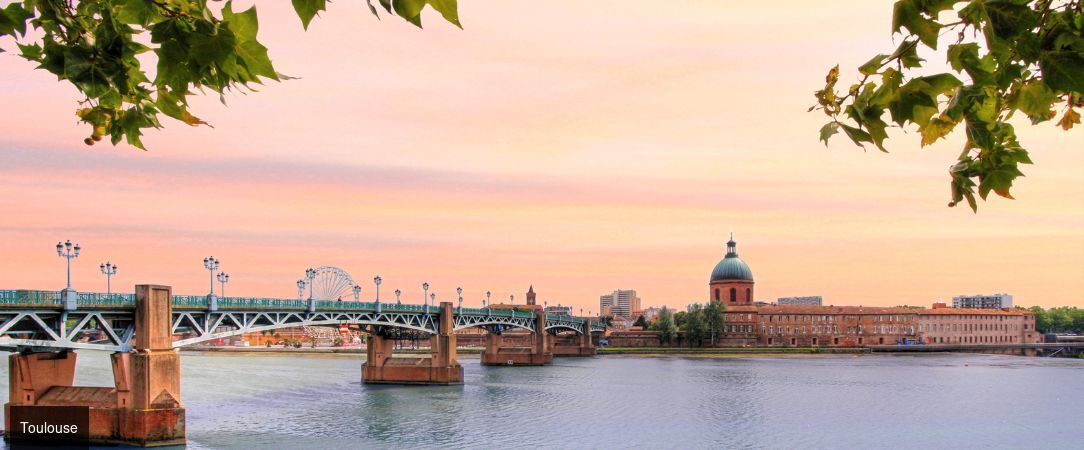 Les Capitouls Toulouse Centre ★★★★ - Fantastic gateway to Toulouse's rich history and lively culture. - Toulouse, France