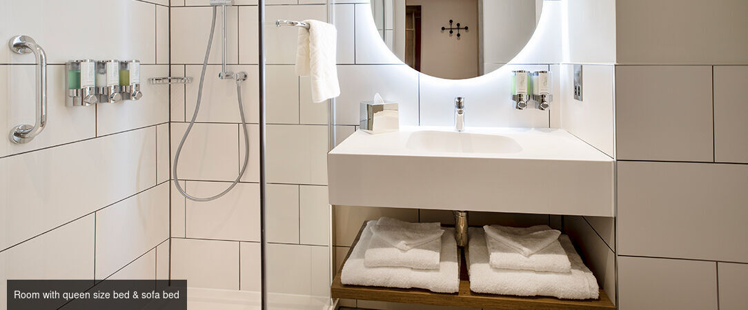 Hampton By Hilton London City ★★★★ - Stylish modern comfort near the Tower of London. - London, United Kingdom
