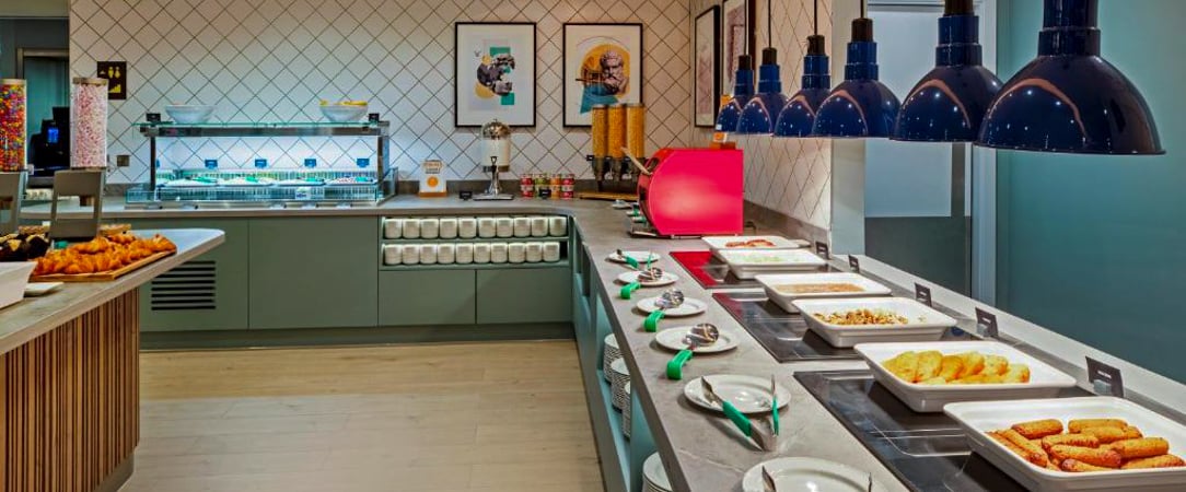 Hampton By Hilton London City ★★★★ - Stylish modern comfort near the Tower of London. - London, United Kingdom