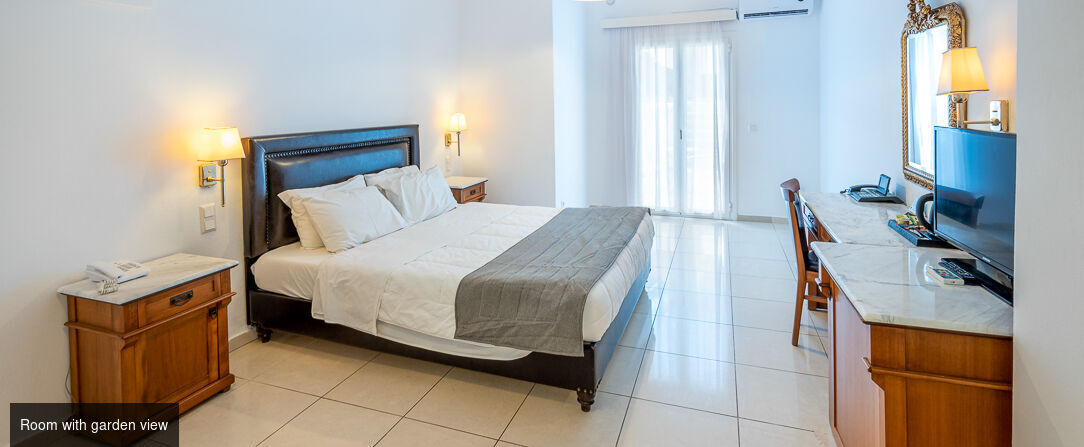 Smy Mediterranean White Santorini ★★★★ - Luxe et raffinement dans un cadre de rêve sur un joyau des Cyclades. - Santorini, Greece