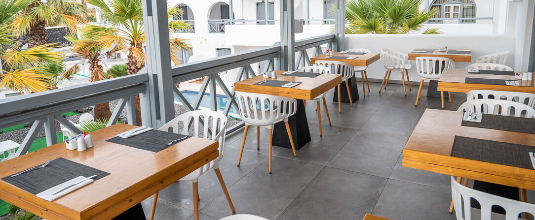Smy Mediterranean White Santorini ★★★★ - Luxe et raffinement dans un cadre de rêve sur un joyau des Cyclades. - Santorini, Greece
