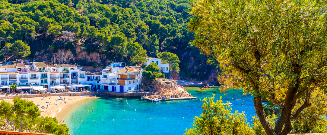 Hotel Hostal Es Niu - Refuge méditerranéen, calme, sérénité et l’enchantement des eaux turquoise de la Costa Brava. - Costa Brava, Espagne