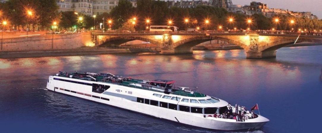 VIP Paris Yacht Hotel - Unique and romantic stay on the Seine River. - Paris, France