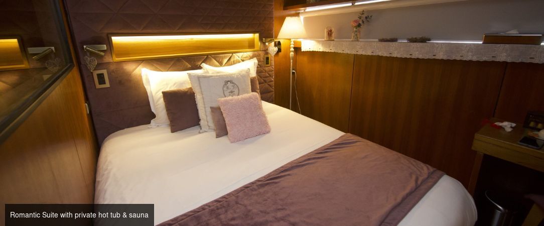 VIP Paris Yacht Hotel - Unique and romantic stay on the Seine River. - Paris, France