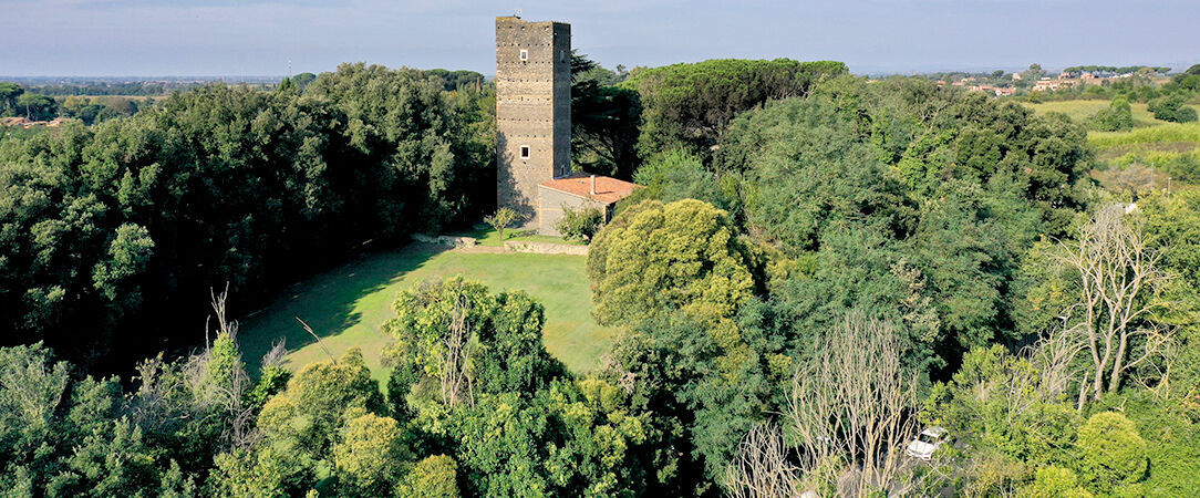 Torre delle Cornacchie - Ancienne tour de guet de Rome transformée en villa élégante. - Rome, Italie