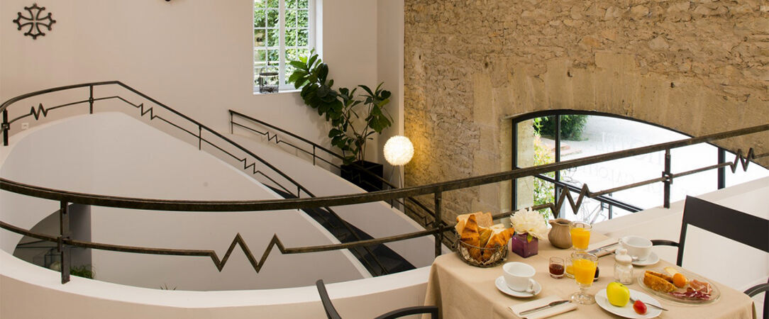Le Pré Galoffre - Un mas provençal superbement restauré dans la garrigue nîmoise. - Nîmes, France