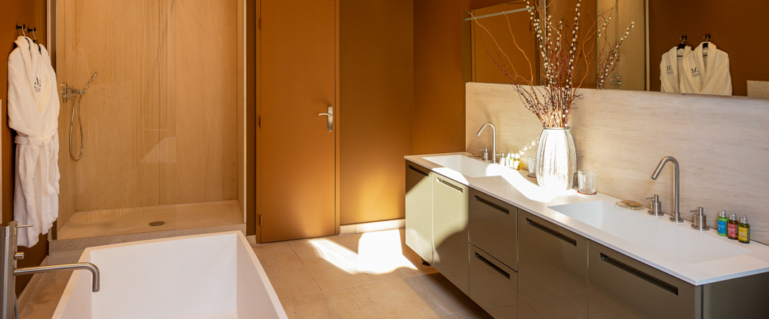 Margaret-Hôtel Chouleur ★★★★ - Where history meets modern luxury, the heart of Nîmes beckons you. - Nîmes, France