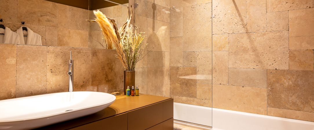 Margaret-Hôtel Chouleur ★★★★ - Where history meets modern luxury, the heart of Nîmes beckons you. - Nîmes, France