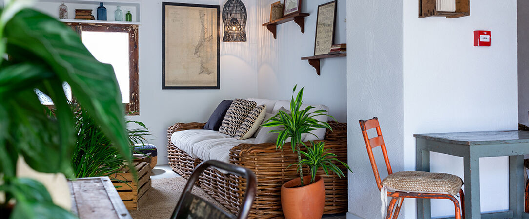 Hotel Hostal Boutique Es Menut - Discover Costa Brava's charm from a cozy old town hideaway. - Costa Brava, Spain