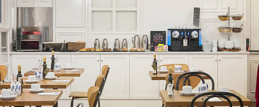 Boutique Hotel H10 Villa de la Reina ★★★★ - A grand escape in the heart of Madrid. - Madrid, Spain