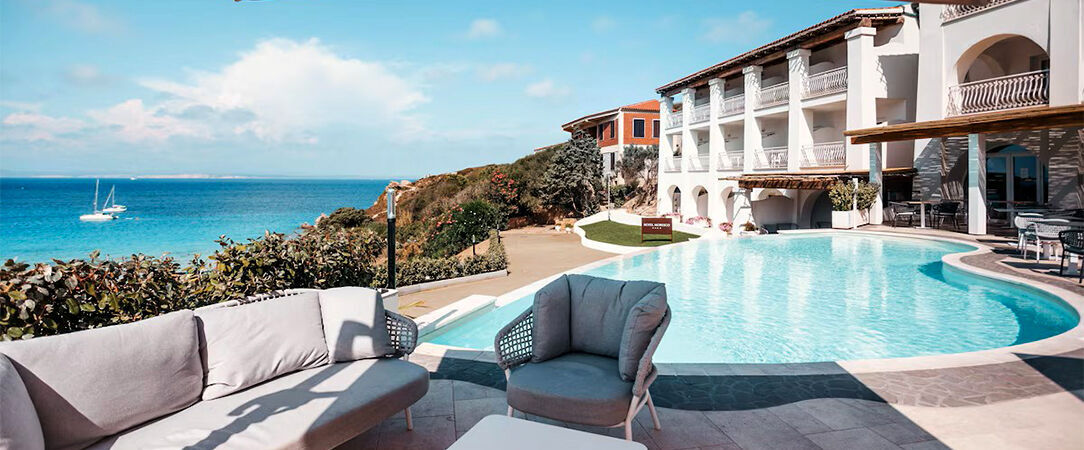 Hotel Moresco	★★★★ - Un hôtel charmant et moderne avec vue sur la mer en Sardaigne. - Sardinia, Italy