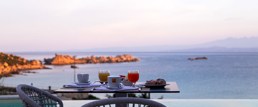 Hotel Moresco	★★★★ - Un hôtel charmant et moderne avec vue sur la mer en Sardaigne. - Sardinia, Italy