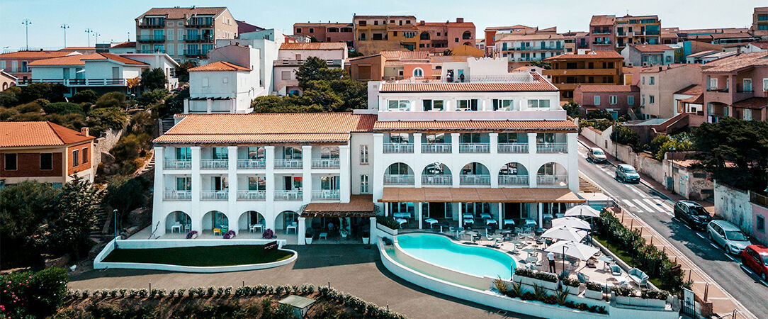 Hotel Moresco	★★★★ - Un hôtel charmant et moderne avec vue sur la mer en Sardaigne. - Sardinia, Italy