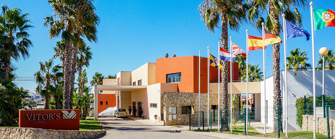 Vitor's Village ★★★★ - Un hôtel moderne avec 3 grandes piscines pour séjourner sous le soleil de l’Algarve. - Algarve, Portugal