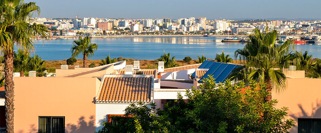 Vitor's Village ★★★★ - Un hôtel moderne avec 3 grandes piscines pour séjourner sous le soleil de l’Algarve. - Algarve, Portugal