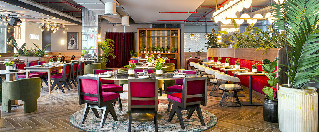 Radisson RED Madrid ★★★★ - Échappée artistique & gourmande au cœur du Triangle d’Or de Madrid. - Madrid, Espagne