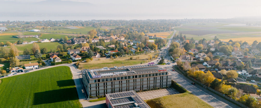Yotel Geneva Lake ★★★★ - Discover serenity and style on the shores of Lake Geneva. - Geneva, Switzerland