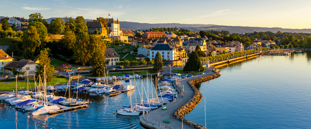 Yotel Geneva Lake ★★★★ - Une adresse innovante et design à la frontière franco-suisse. - Genève, Suisse