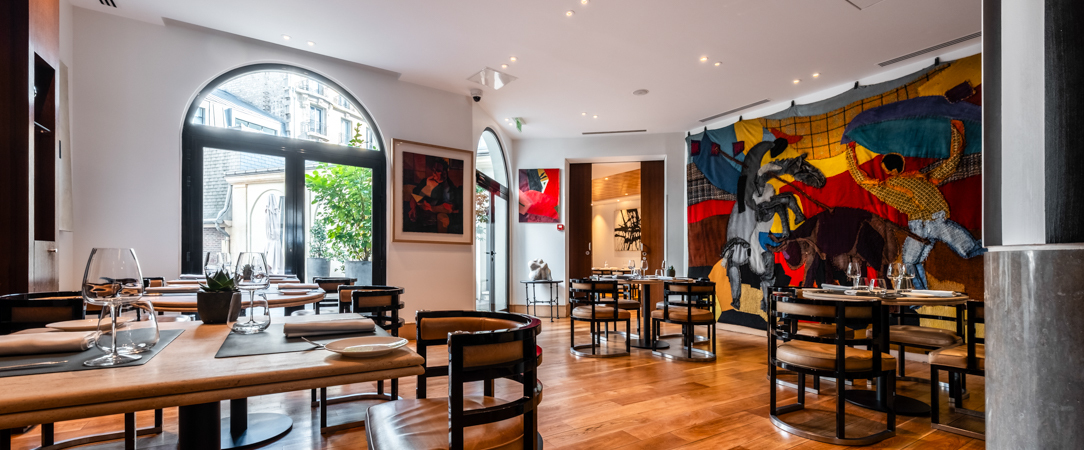 Grand Hôtel Champs-Elysées ★★★★★ - Hôtel confortable et élégant au cœur du triangle d'or de Paris. - Paris, France