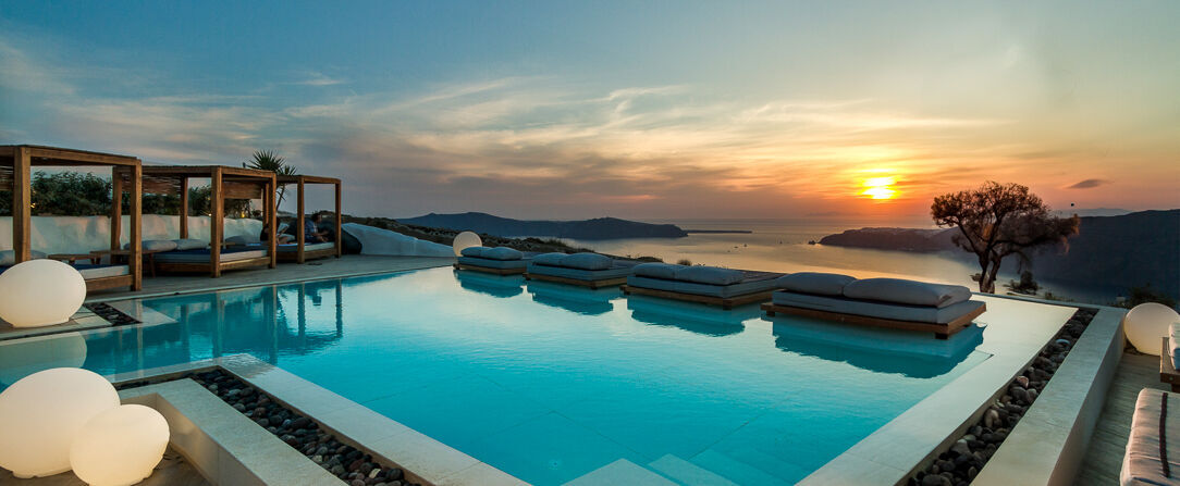 Amaze Suite ★★★★★ - Luxury cave suites with a private pool or hot tub. - Santorini, Greece