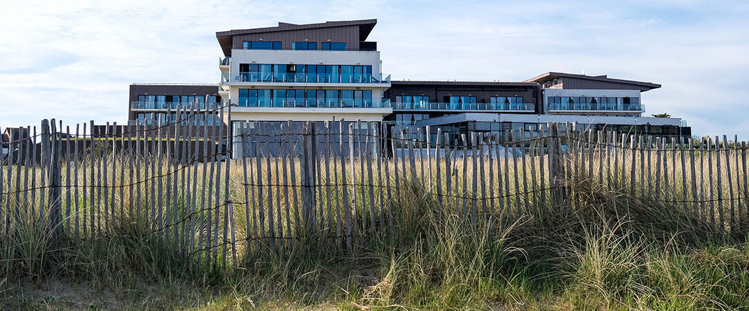 Thalazur Cabourg - Hôtel & Spa ★★★★ - Where Normandy whispers: relaxation, waves, and coastal marvels await. - Cabourg, France