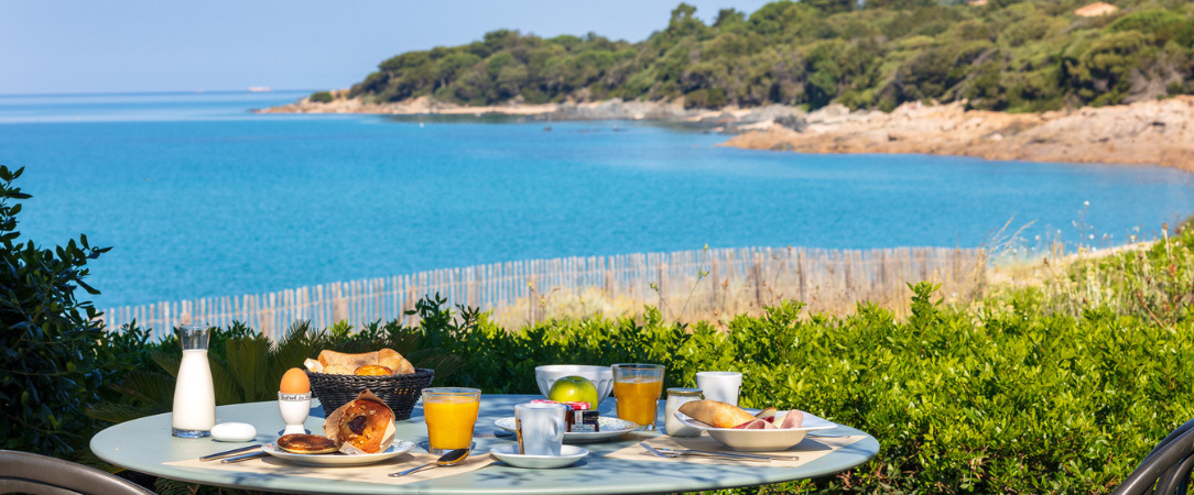 Hotel Le Ruesco - Hôtel boutique de charme en Corse sur les eaux turquoise de la somptueuse plage d’Olmeto. - Corse, France