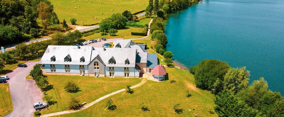 Eden Park hôtel - A lakeside hotel surrounded by French countryside. - Normandy, France