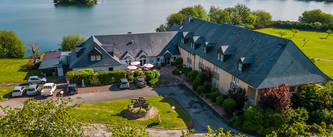 Eden Park hôtel - A lakeside hotel surrounded by French countryside. - Normandy, France