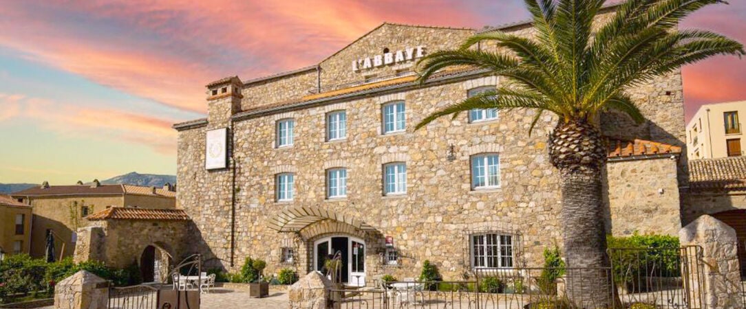 Hôtel L'Abbaye ★★★★ - Revel in luxury: where history meets modern comfort on Corsica's shores. - Calvi, France