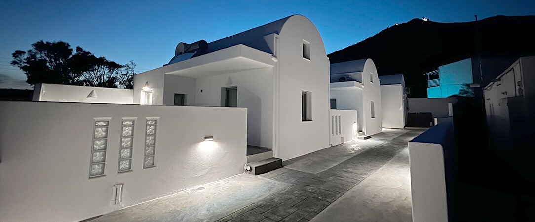 Filoxenia Luxury Villas - A paradisiac seaside villa with its own private pool. - Santorini, Greece