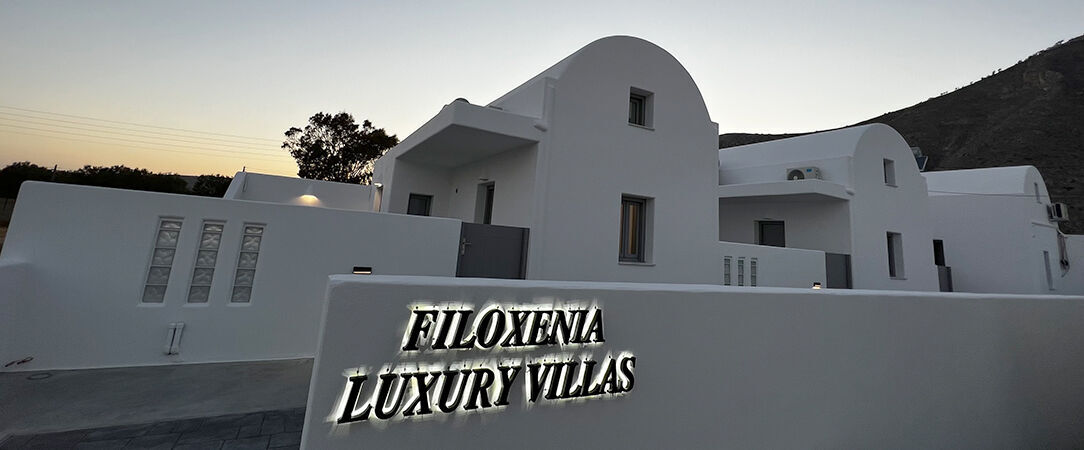 Filoxenia Luxury Villas - A paradisiac seaside villa with its own private pool. - Santorini, Greece