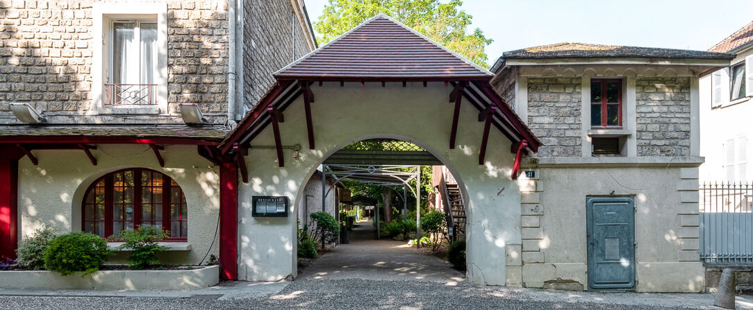 Mercure Paris Ouest Saint-Germain-en-Laye ★★★★ - Une expérience rustique à Saint-Germain-en-Laye, aux portes de Paris. - Saint-Germain-en-Laye, France