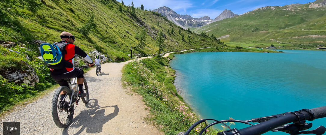ILY Hotels & Spa La Rosière ★★★★ - Toute l’élégance d’un chalet alpin ouvert sur la nature estivale. - La Rosière, France