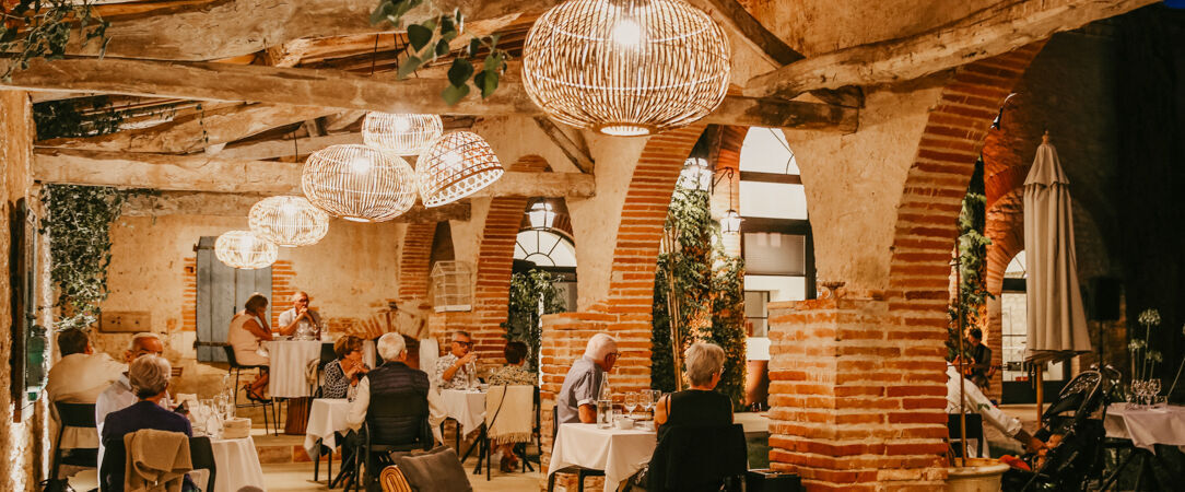 Domaine de La Monestarié - Chambres d’hôtes d’exception dans une maison aux airs de villa italienne au cœur de la campagne occitane. - Occitanie, France