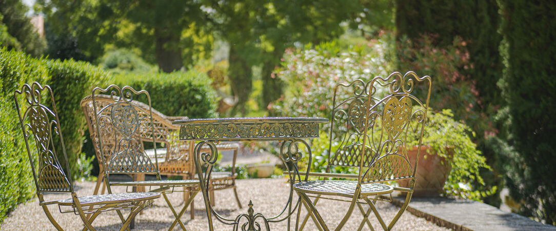 Domaine de La Monestarié - Chambres d’hôtes d’exception dans une maison aux airs de villa italienne au cœur de la campagne occitane. - Occitanie, France