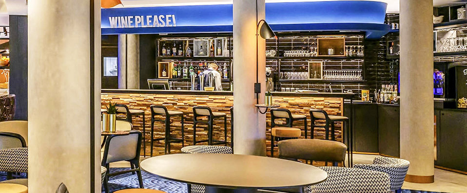 Novotel Beaune ★★★★ - Comfortable design hotel close to Beaune Old Town. - Beaune, France