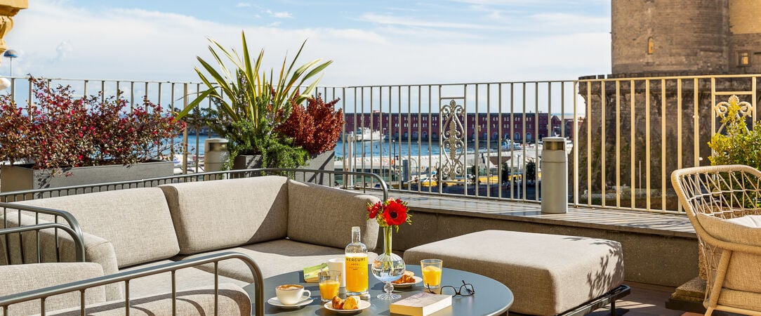 Mercure Napoli Centro Angioino ★★★★ - A modern retreat in vibrant Naples’ heart. - Naples, Italy