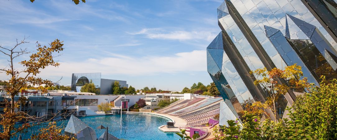 Hotel Plaza - site du Futuroscope ★★★★ - Un hôtel moderne et confortable situé à côté du parc du Futuroscope. - Proche du Futuroscope, France