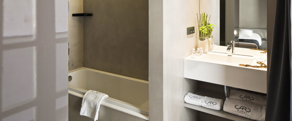 Caro Hotel ★★★★★ - Ancient stones and modern luxuries meet with spectacular success in Valencia. - Valencia, Spain