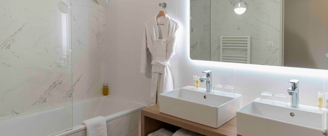 Hôtel Jules Verne Biarritz ★★★★ - Une très jolie adresse inspirée par Jules Verne pour un doux séjour à Biarritz. - Biarritz, France