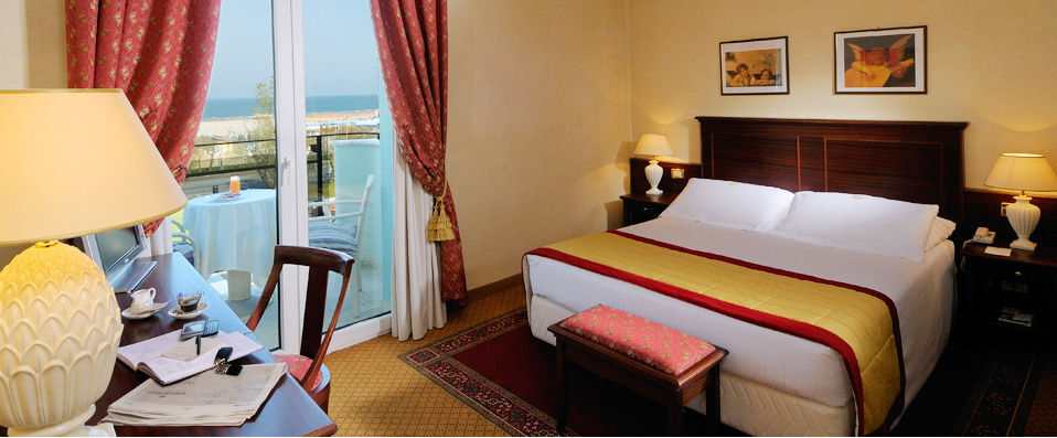 Hotel de Londres ★★★★ - Par Guillaume Pecheur, correspondant de VeryChic - Rimini, italie