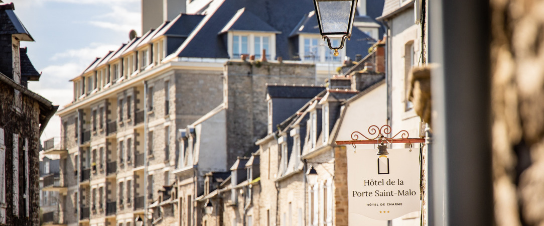 Demeures & Châteaux Hôtel de la Porte Saint Malo - Séjournez dans un havre de charme et d'histoire au cœur de Dinan. - Dinan, France