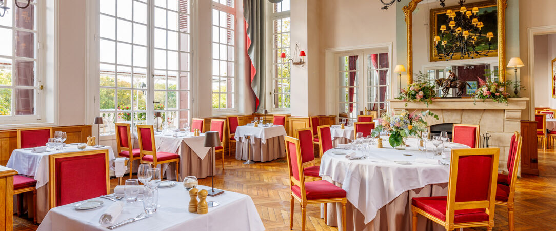 Château de la Tour ★★★★ - Vivez l’expérience d’un menu Découverte inclus pour faire de votre séjour une véritable parenthèse culinaire. - Chantilly, France