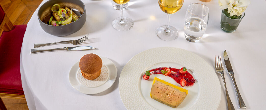 Château de la Tour ★★★★ - Vivez l’expérience d’un menu Découverte inclus pour faire de votre séjour une véritable parenthèse culinaire. - Chantilly, France